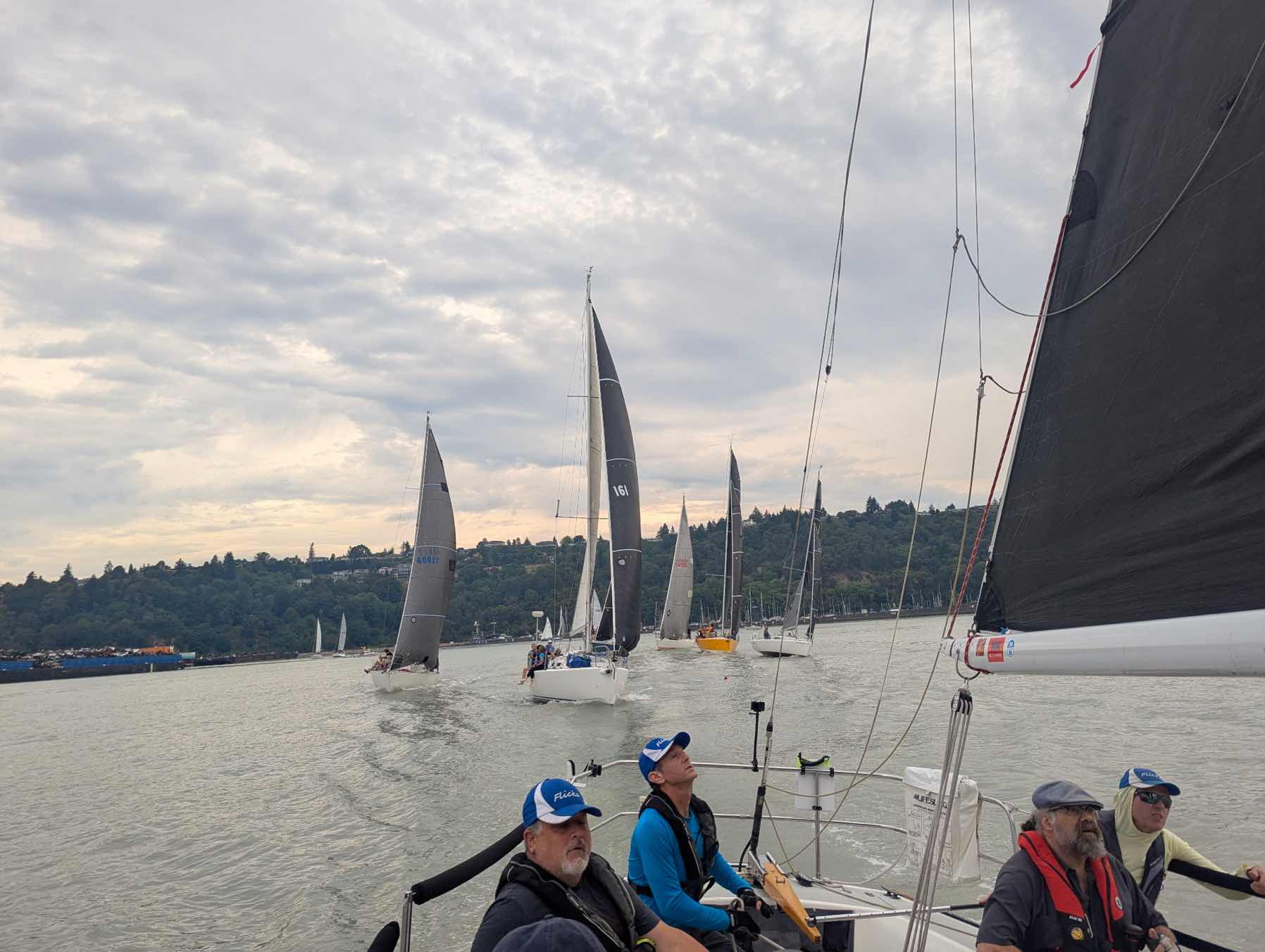 Lightning and Thunder Race—Exciting!!_C2D5B3CB-CDB1-4DB3-9ECF-AE4CC78FDA8B