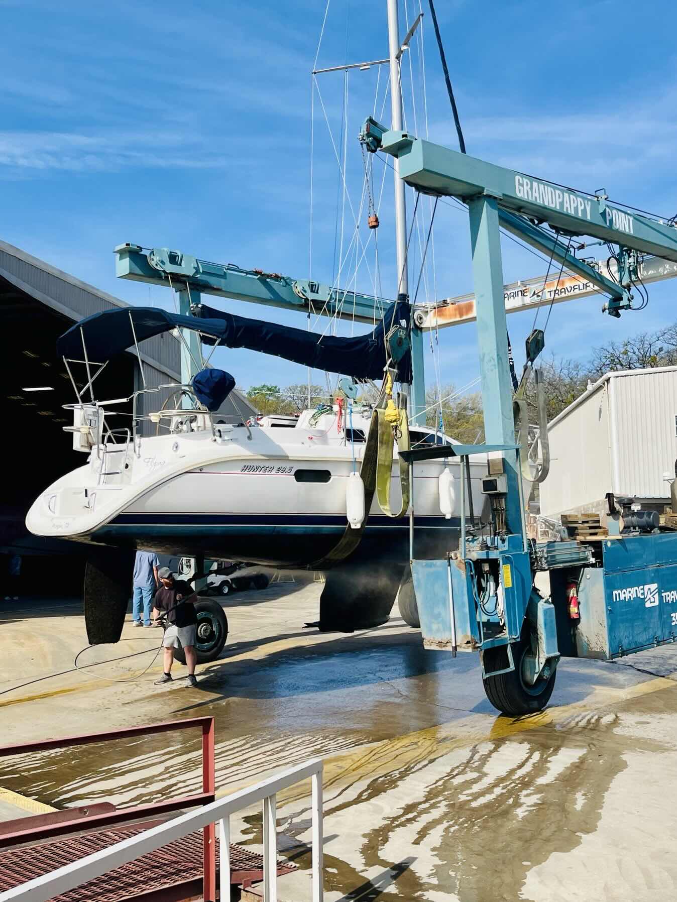 Bottom cleaning and Jib flying_DDD76176-489E-4BA0-9CC6-B59DC4524EFB