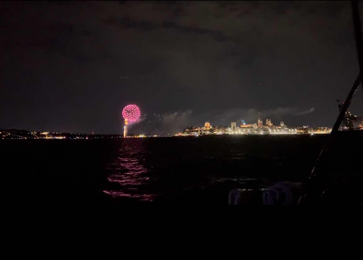 Voile en famille pour feux artifice _62417B82-4FD3-4A23-85C5-1DA526E61A4F