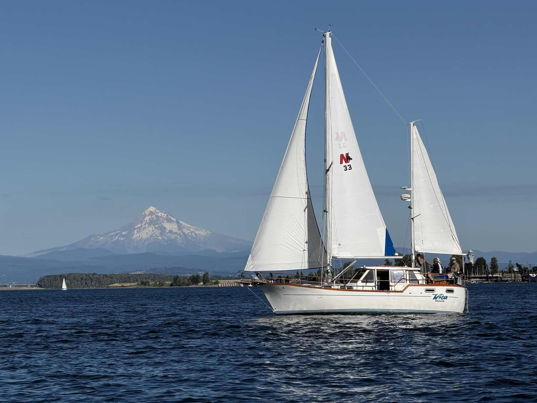 A Gorgeous Day to Sail_54CCCAB8-86EA-49EB-ABB9-61DD1751D22B