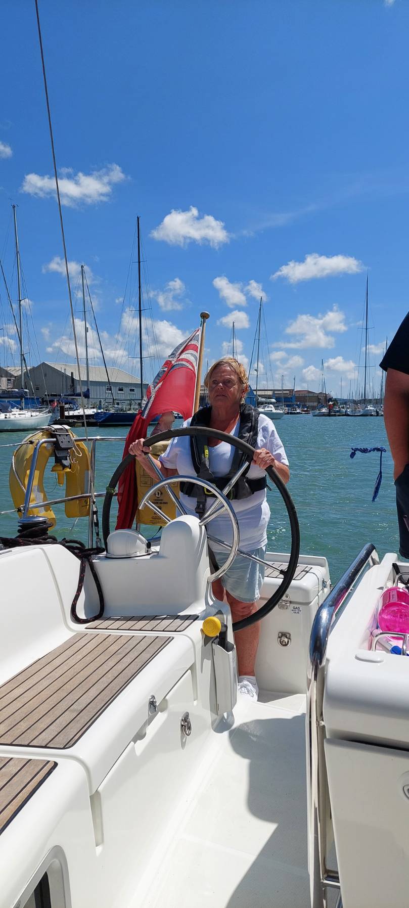 Cowes to Yarmouth_5BEB4678-8995-4CCE-8613-3DCCC70266ED