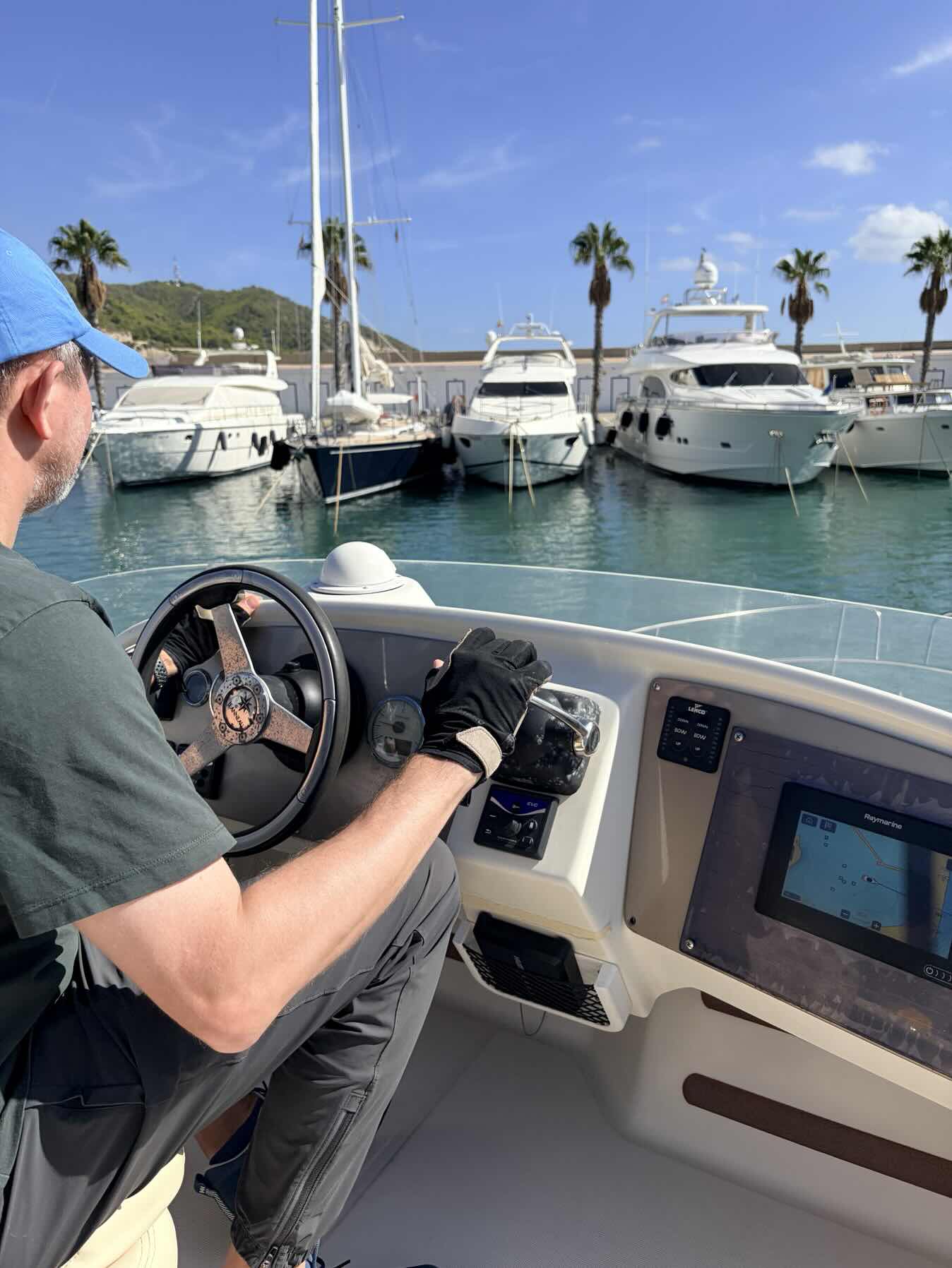 IYT motorboat training_1EAEBCA2-D941-4007-B8D4-52674F9EE070