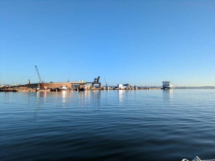 Voyage photo from To a buoy for fishing