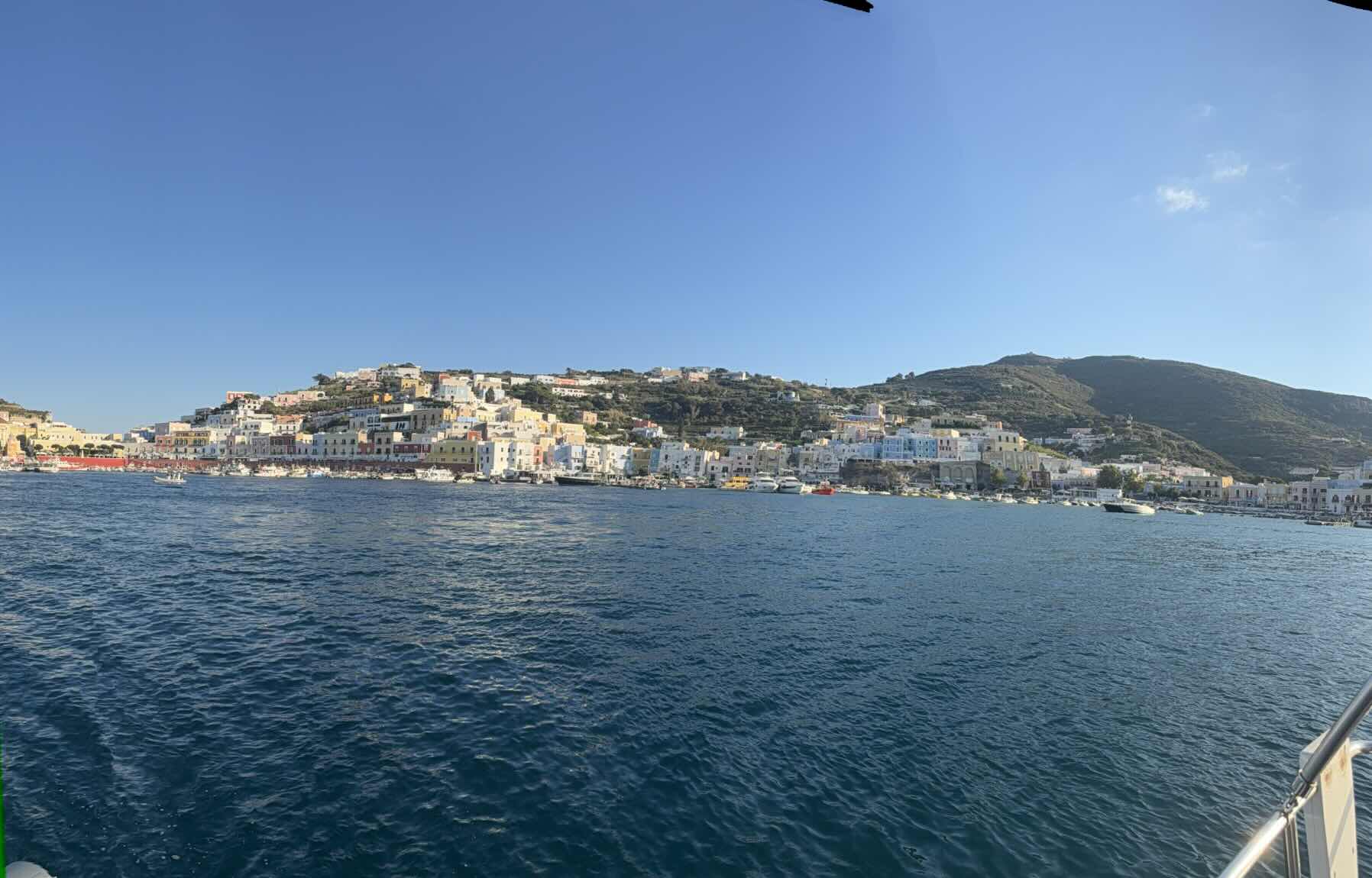 Ponza_947228B4-E031-4322-872F-15BFE666C1FE