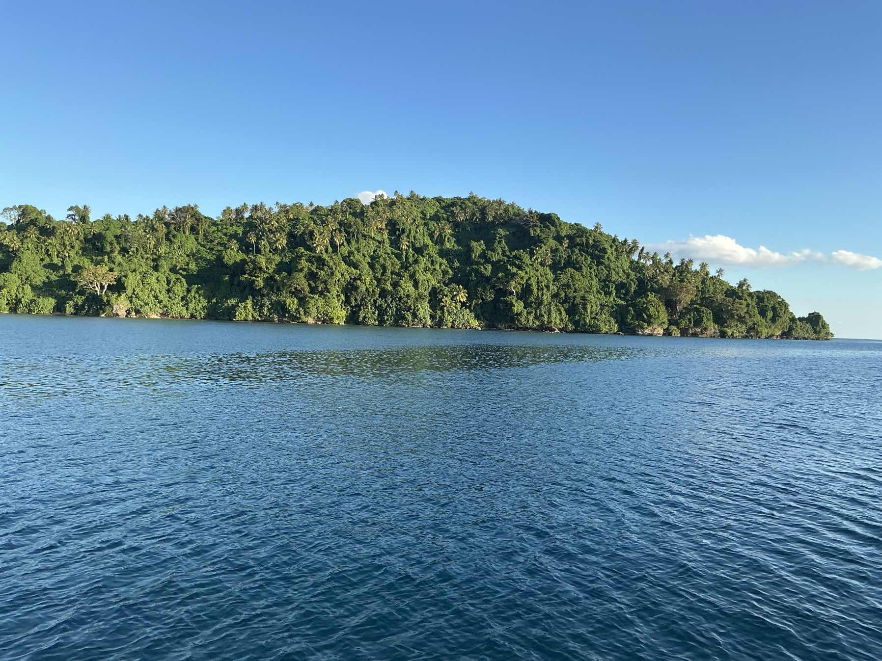 Vanuatu day sail #3 with ParaSailor_E2A699B5-2327-4711-AB4A-A15CE495FFAA
