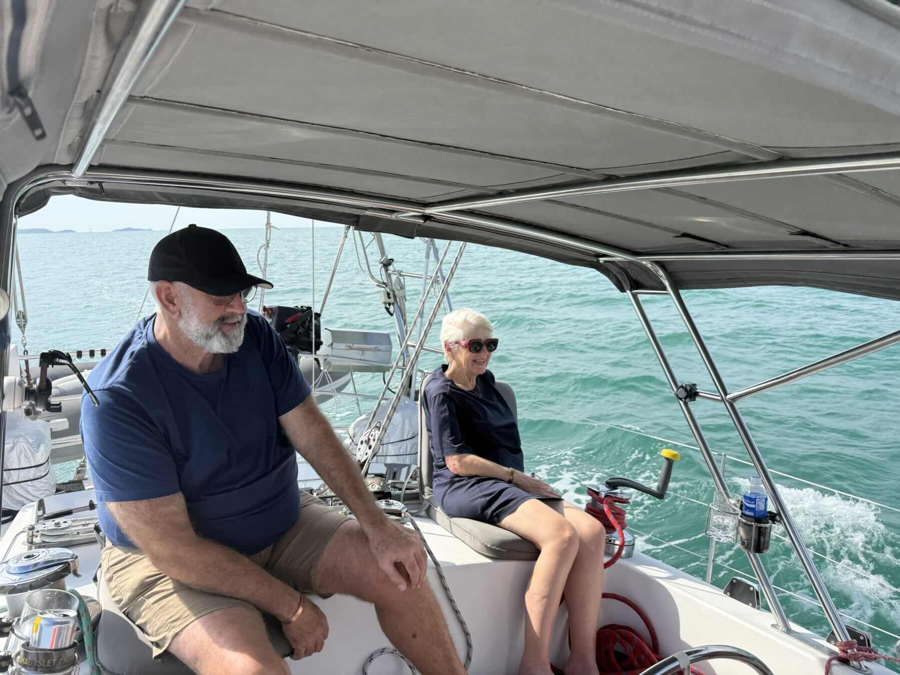Sail with friends_73F61821-EE77-4410-B450-C3DFA6E0F192