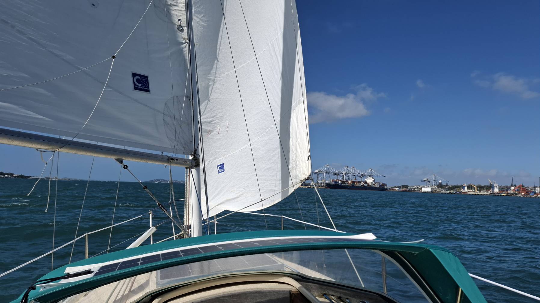 Auckland Harbour_5A681E48-85A9-4517-A888-01DE906511AF