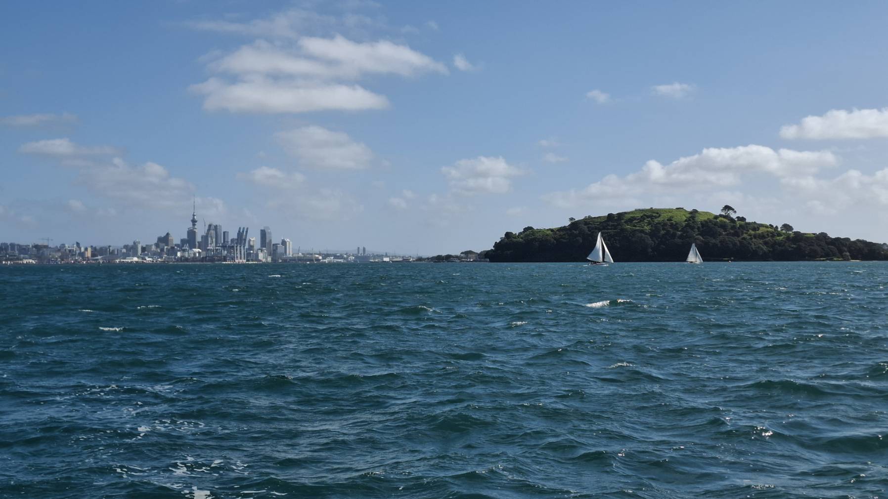 Auckland Harbour_F17E0419-36B1-4AED-9FCD-FC35A960C860