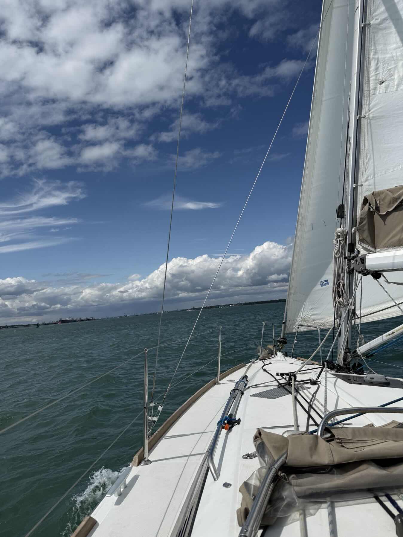 Met Sailing Club, Day Sail_07404D35-37A9-4575-8E18-4678620BD1D9