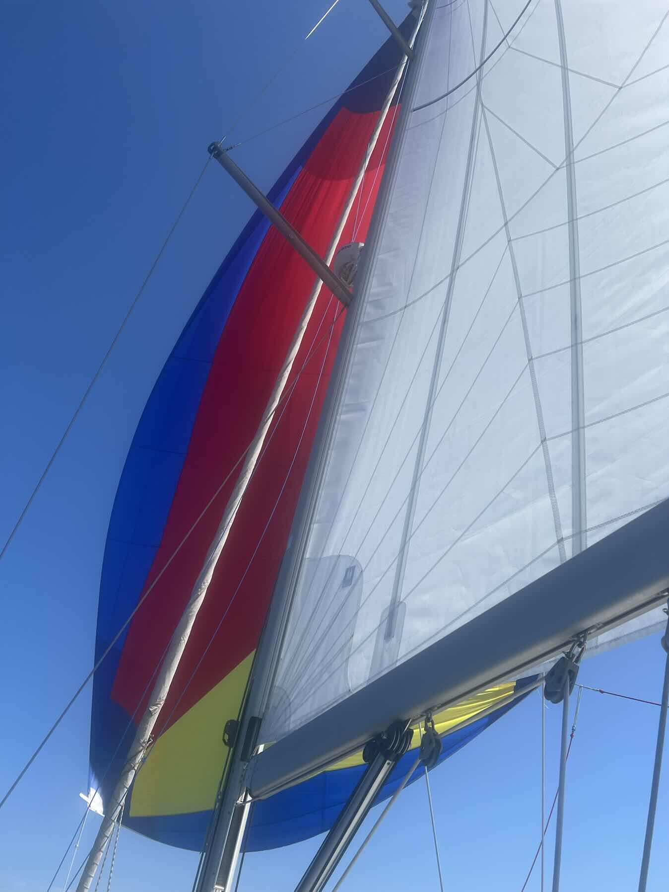 Spinnaker downwind with lots of breaks! _DEA1792D-6E39-41A0-A161-4EA5D9E6AC72