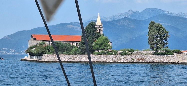 Voyage photo from Milovici to Tivat