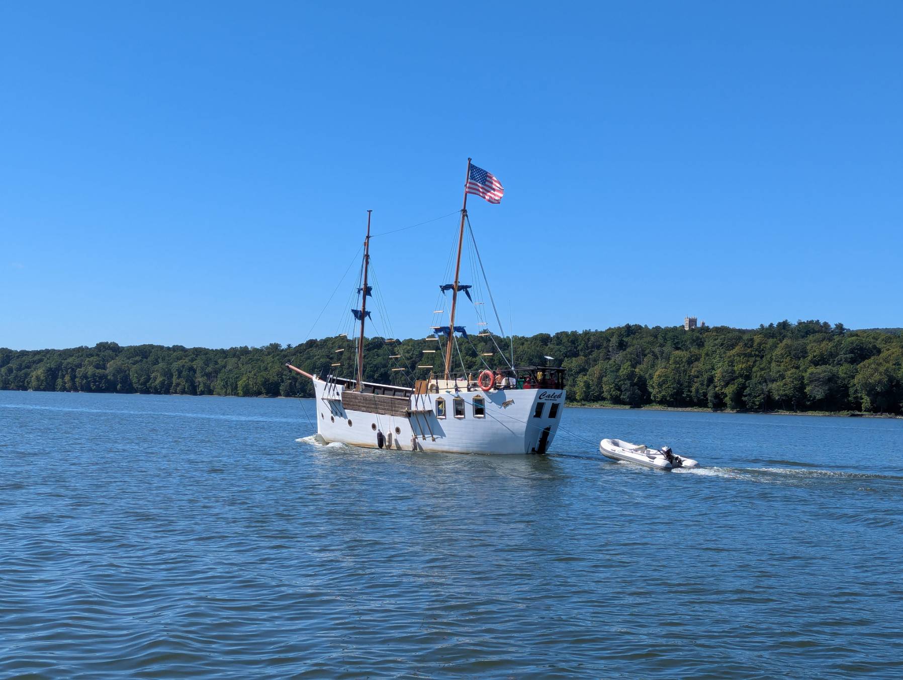 Daysail - Esopus Meadows Lighthouse_4B7278B7-D73A-458C-8E8F-6226AAF23D56