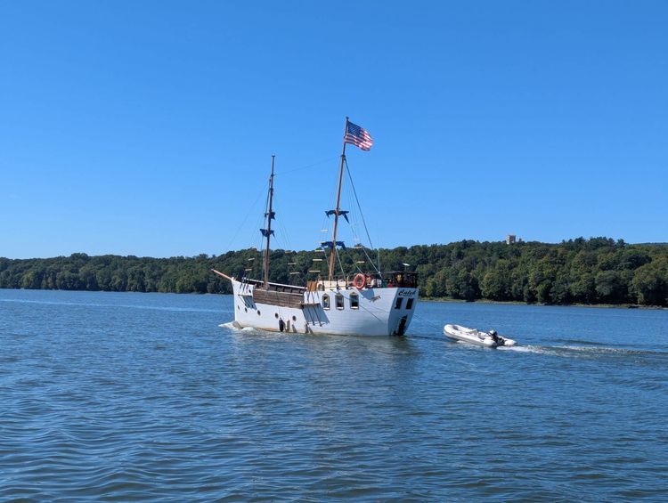 Voyage photo from Daysail - Esopus Meadows Lighthouse