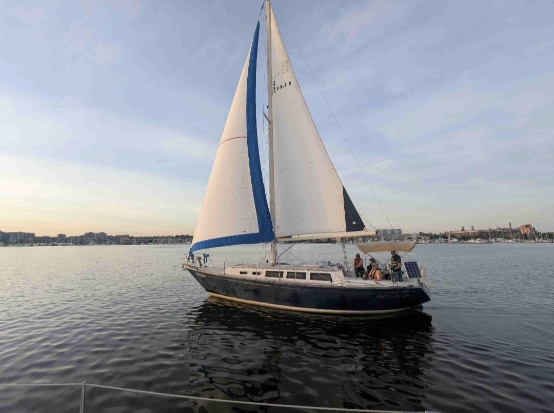 Wednesday member sail on sweet dreams_F2B19092-D641-4642-B77C-E48D1F2552EB