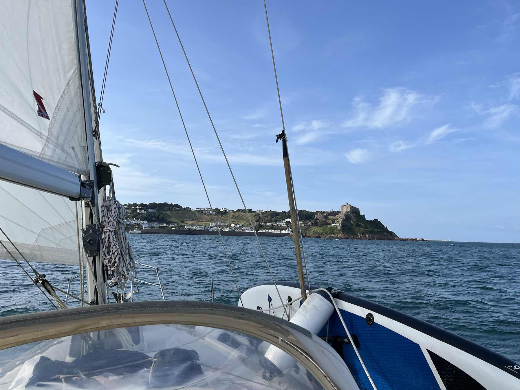An evening bay sail
(Trying to get into shot of the Bergerac filming 😀)_CDE98A7C-14A6-4B11-AA4A-3E39F7D4BB59