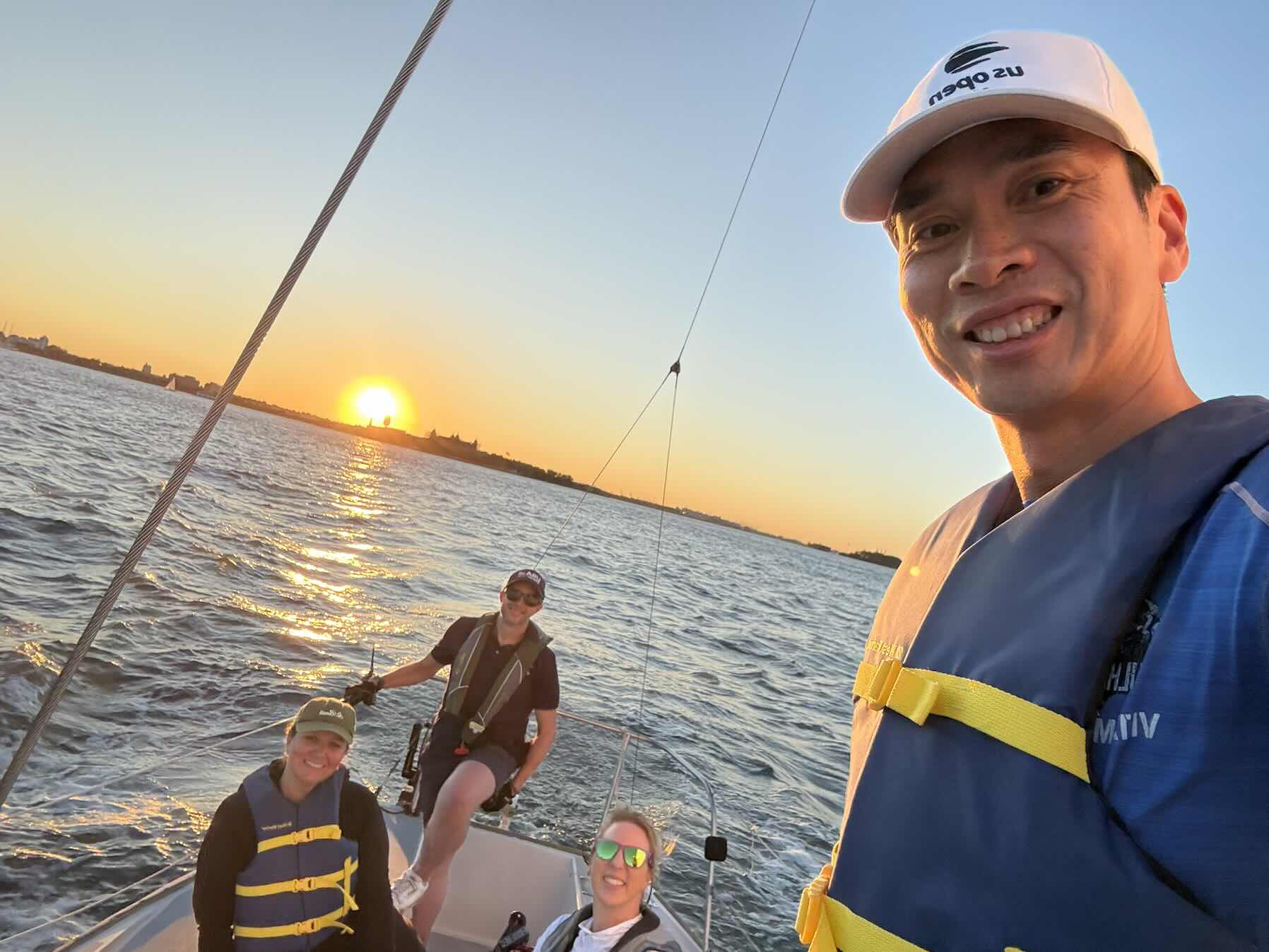 evening sailing ⛵️ 🌆_4DAEEF70-6239-4563-AD70-49620E2E0BF8