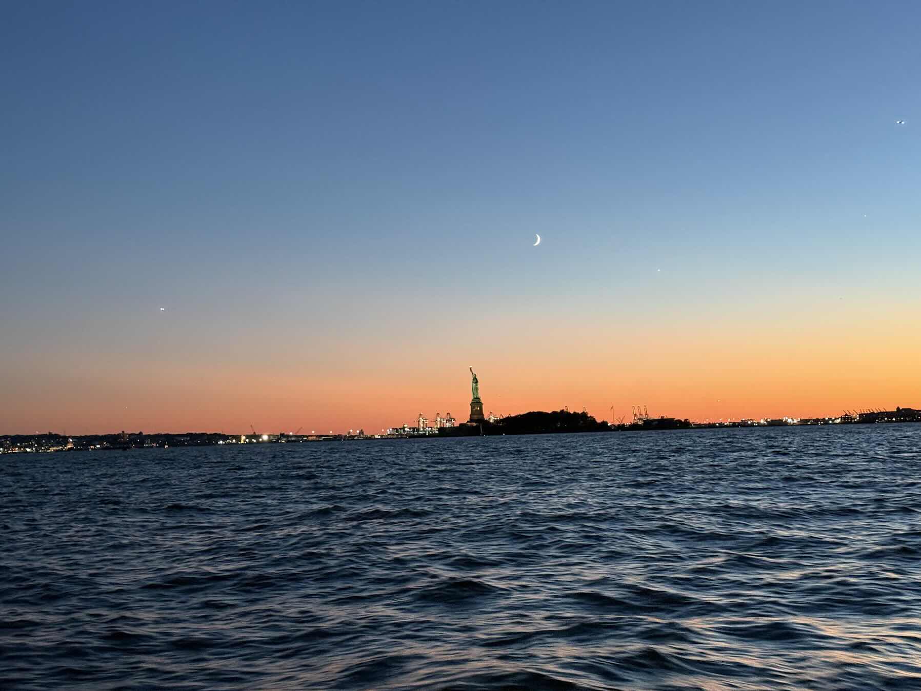 evening sailing ⛵️ 🌆_5117EA16-2820-462B-925C-5BE7844C27AF