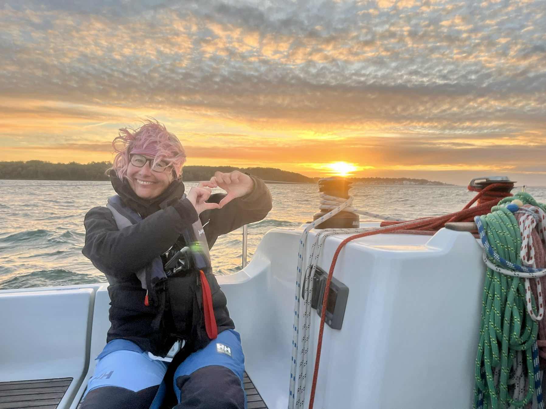 Sail Training with the ladies ❤️_D61DD536-806E-4EEC-8A26-E6B7C9C67B88