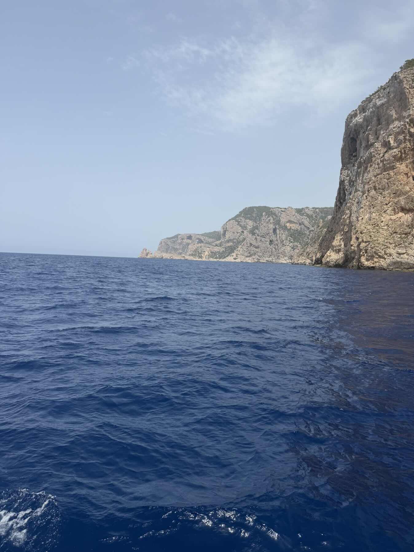 Voyage_58475E1E-C97E-40CB-8792-FF312151F13A