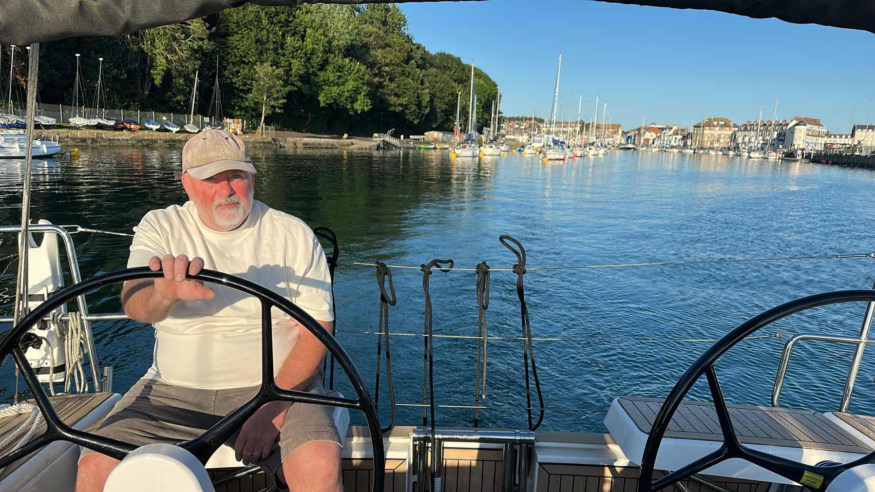 Return Weymouth to Gosport; motored close to cliffs to Swanage. Solenoid broke Studland so nice sail back and towed into Gosport by SeaStart_52123930-C776-4139-9613-0A693C42AC04
