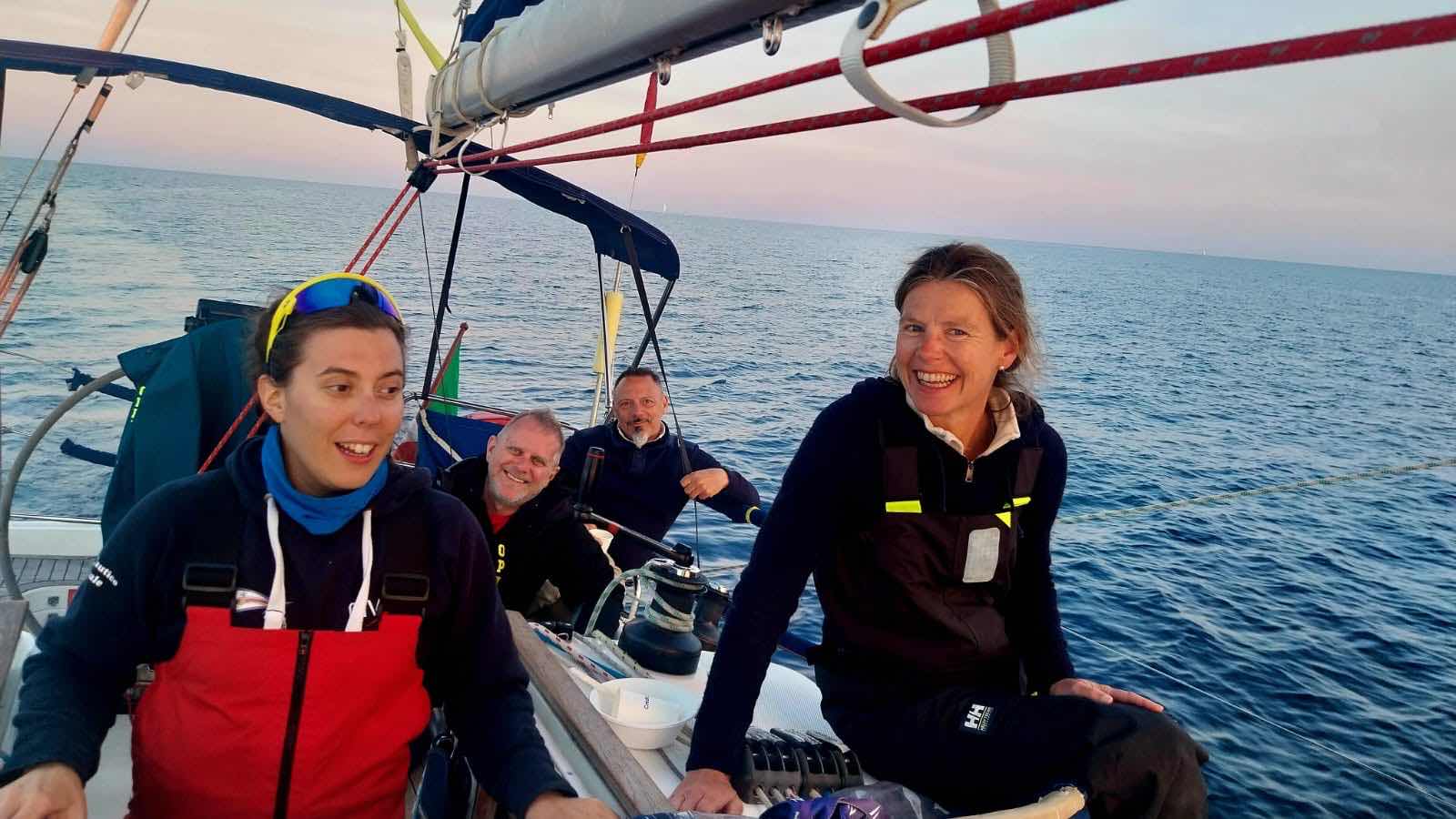 Croisieure Bleu Race_F4A786D2-D041-489E-88A1-F4CAA0FA1FFC