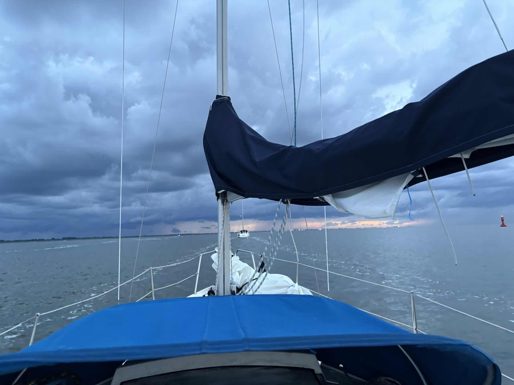 Leg8_E78E5B1E-B392-4334-AB7A-5C91E29A932B