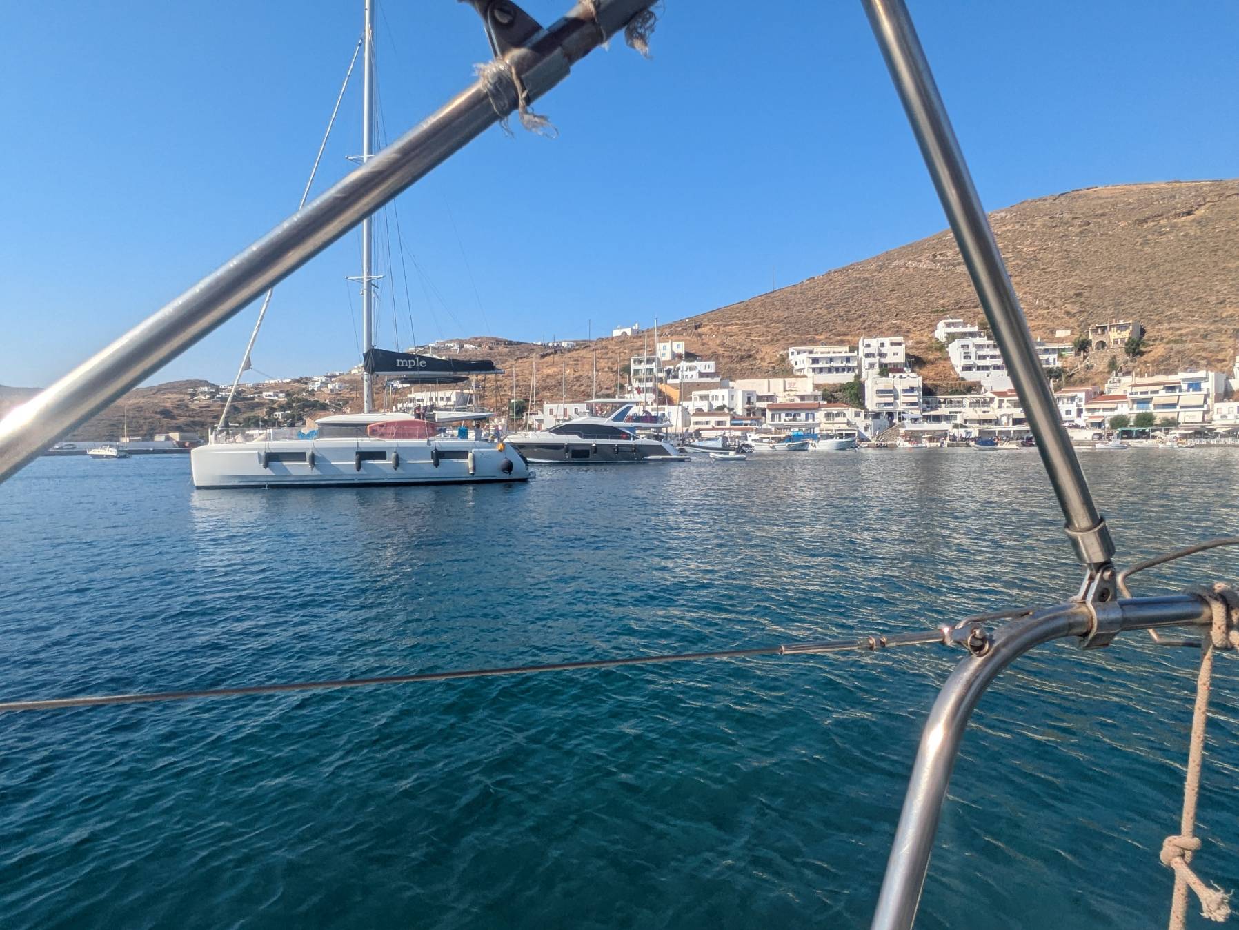 Zurück nach Kythnos Stadt_0EC55707-0A21-44B4-B422-B4A81336E61E