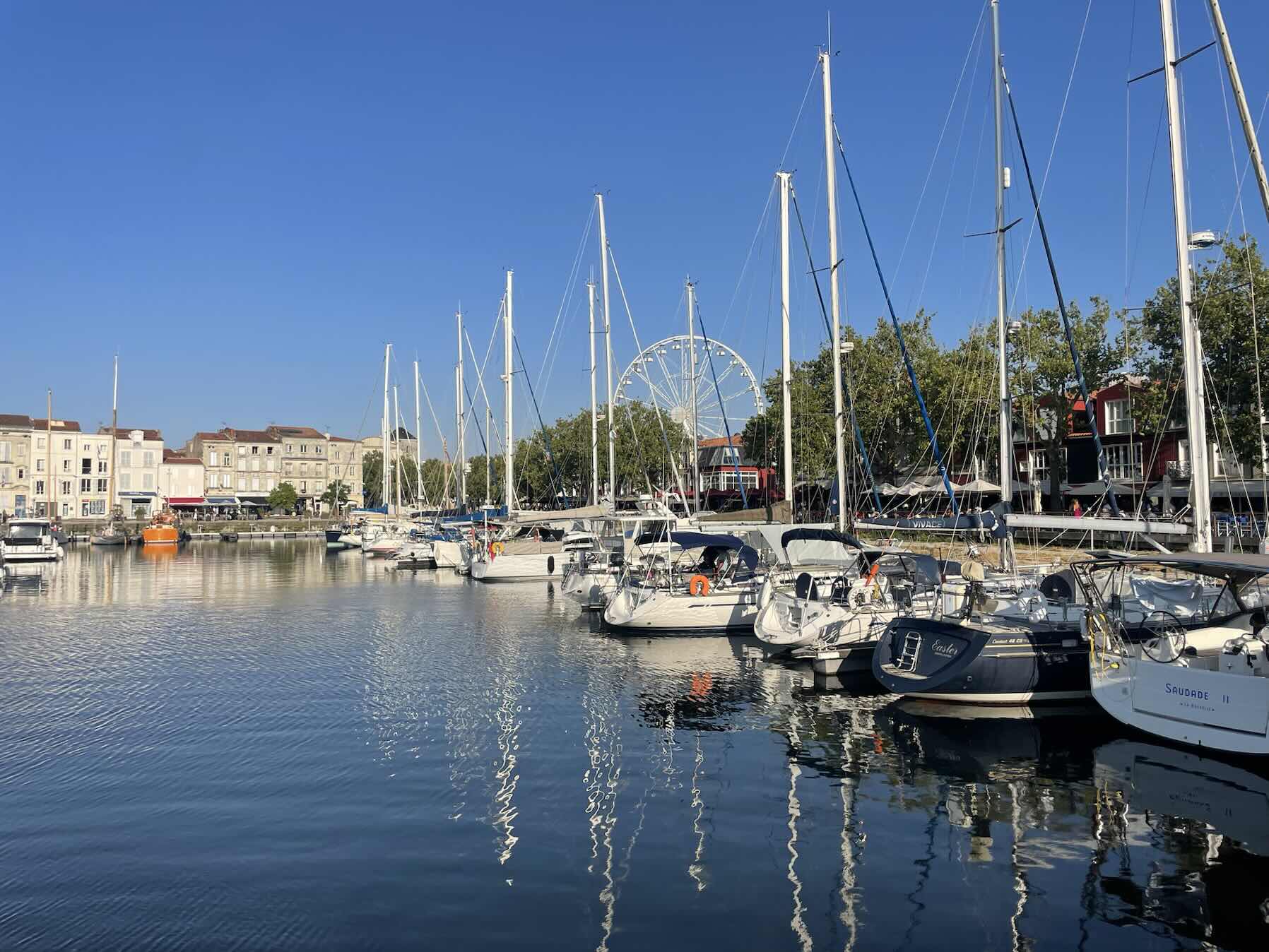 Up to Vieux port de La Rochelle_29FE0F00-3363-4B3D-91F3-4D0C313F539C