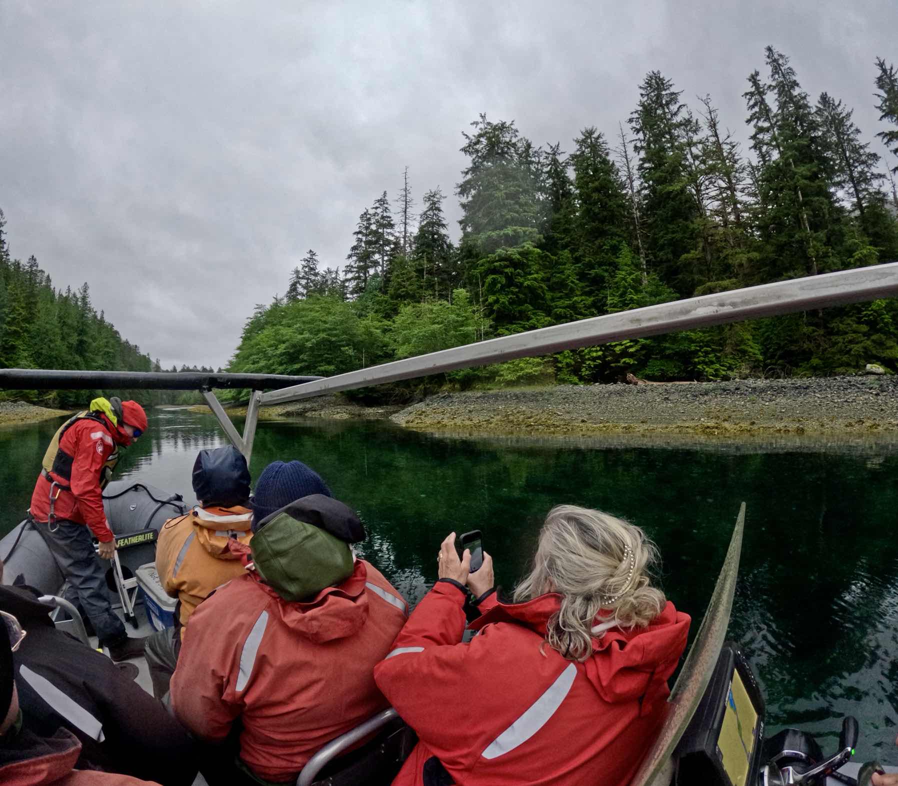 Louise Island zodiac tour_65B3B80F-A6E4-44BC-840A-AF1FDA2C2393