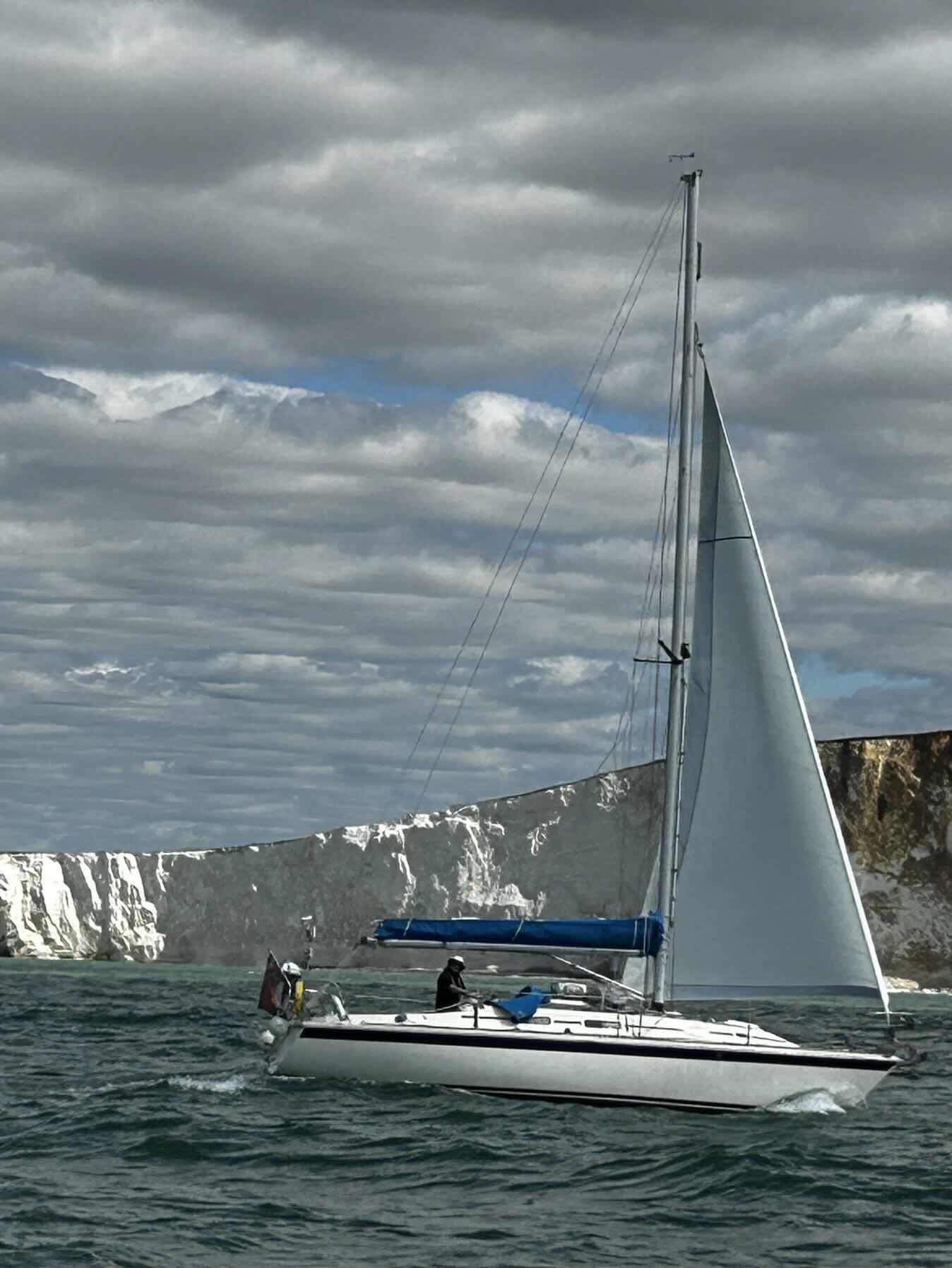 Solo sail from Eastbourne _27663905-9C90-4AB7-8AC5-68B948315257