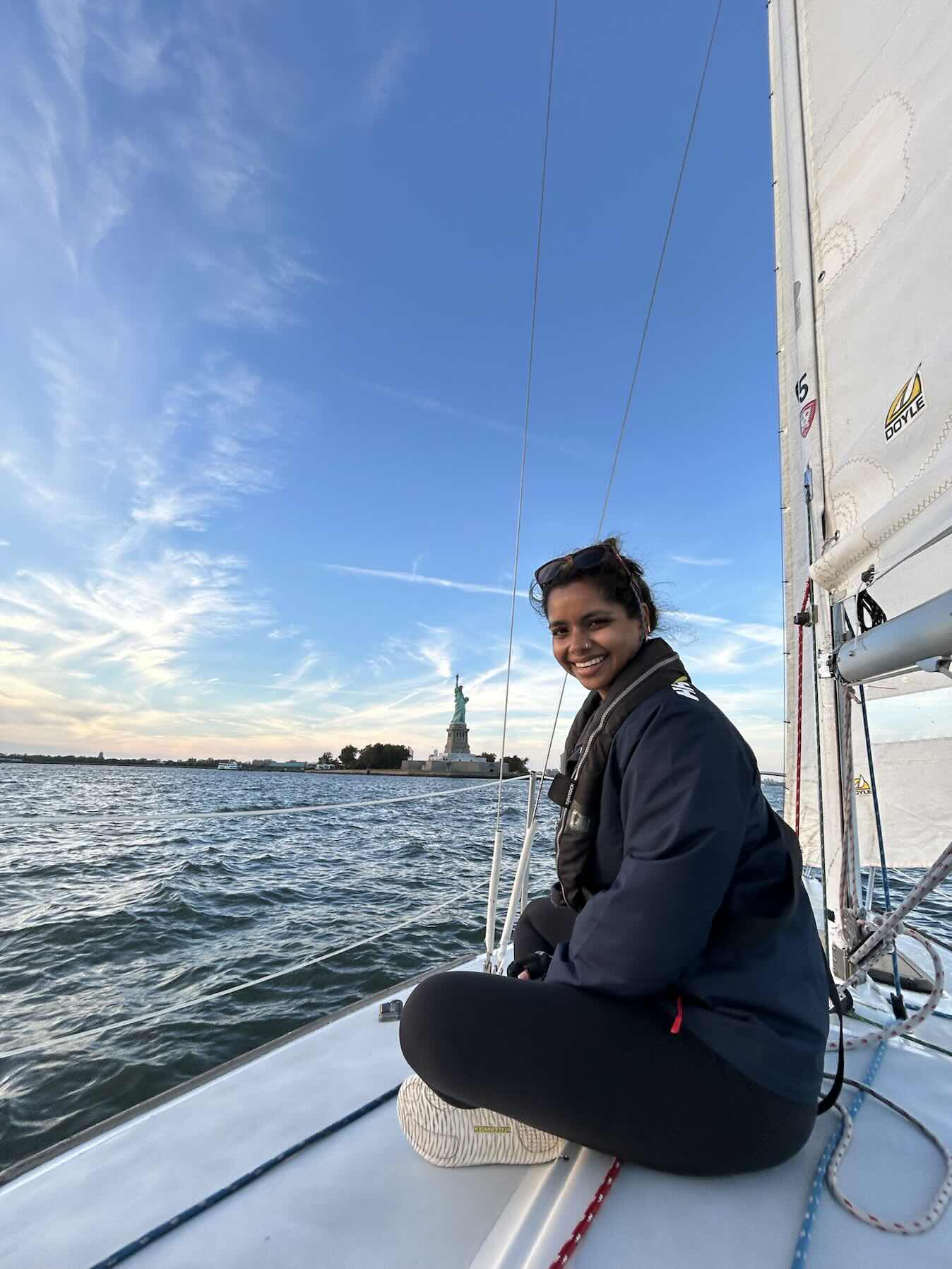 Girls sail!_0F4F409A-F32A-41C4-B0D9-073F08E9AA19