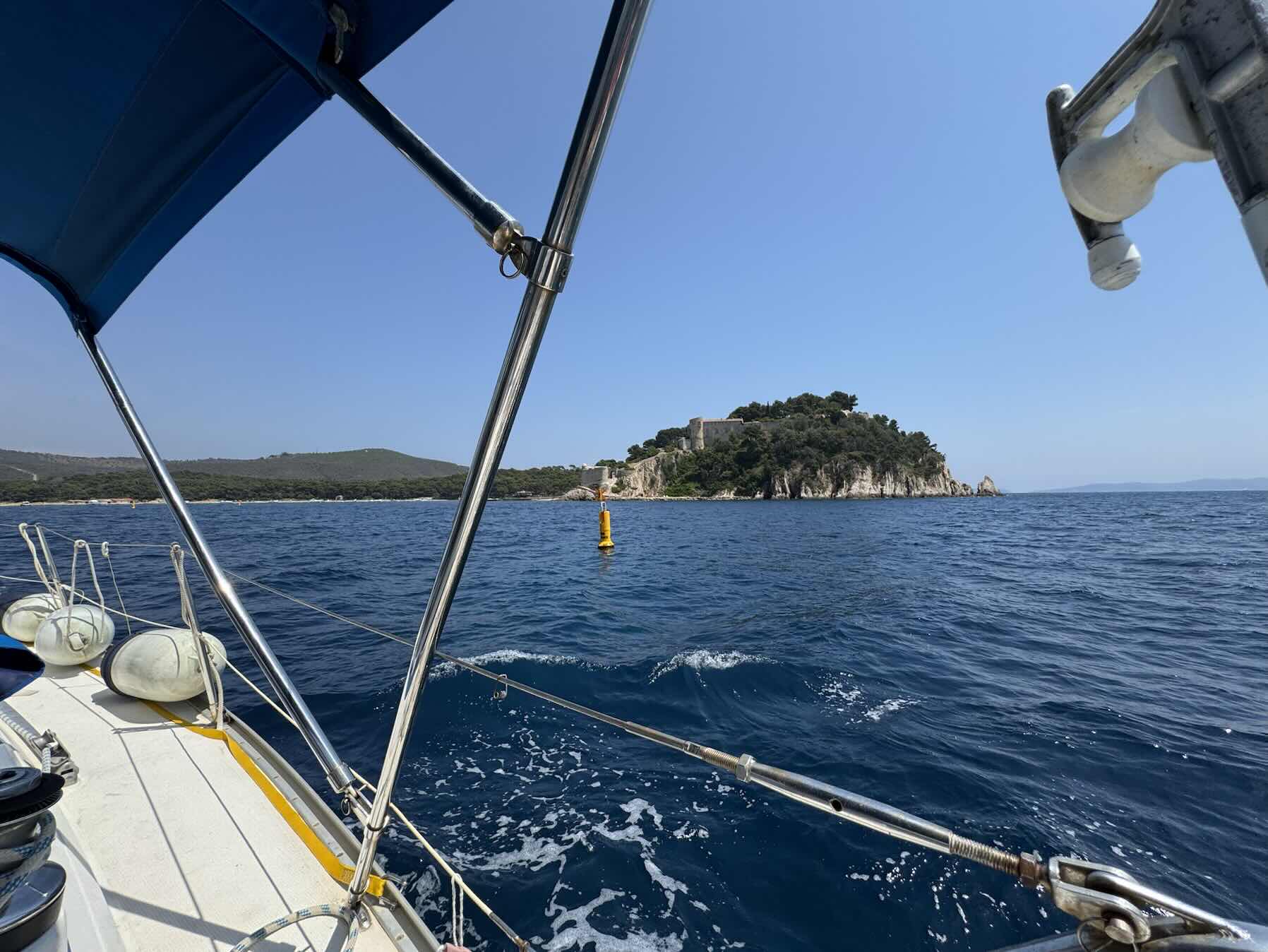Sailing with Peter and Maddie_2225172A-ED23-459C-B662-76467830A873