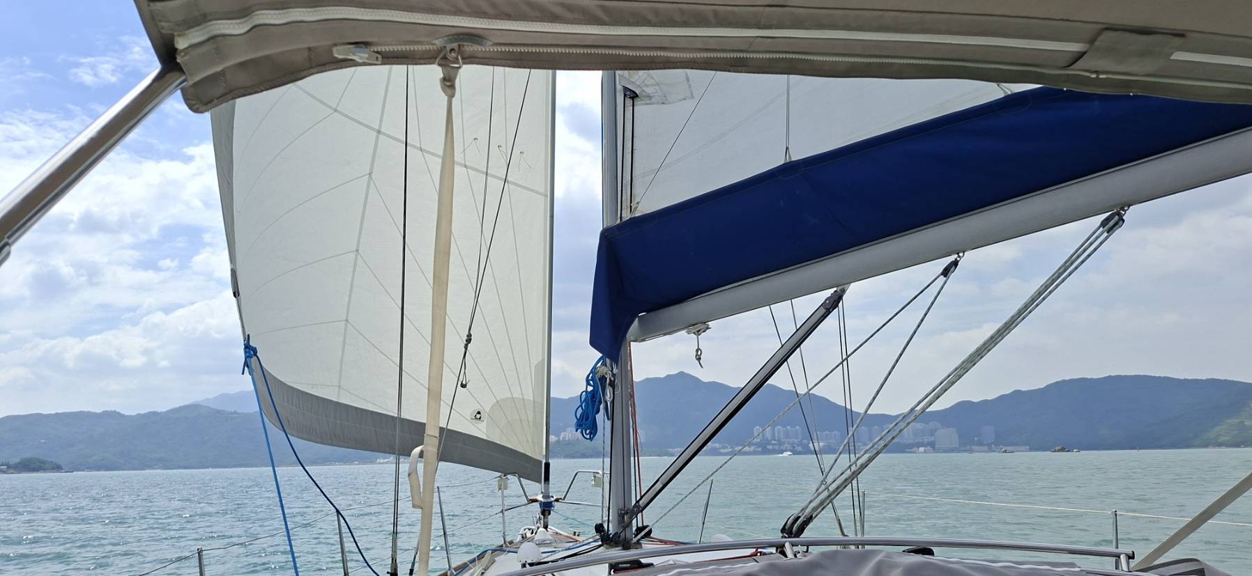 Voyage_A7406C30-5FB6-4061-9D3D-D2CD2D44B1EF