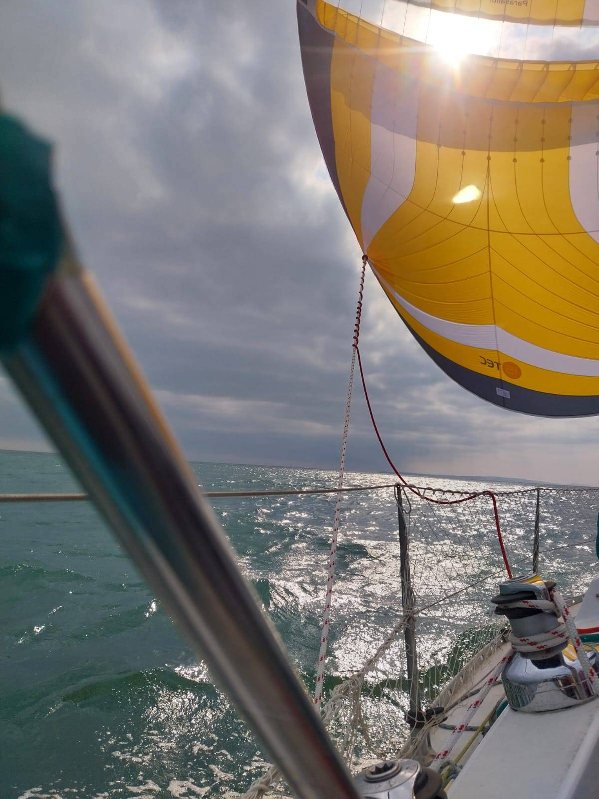 Spinnaker struggles_E9785205-B4C6-4D7B-A90A-3E94A00A023F