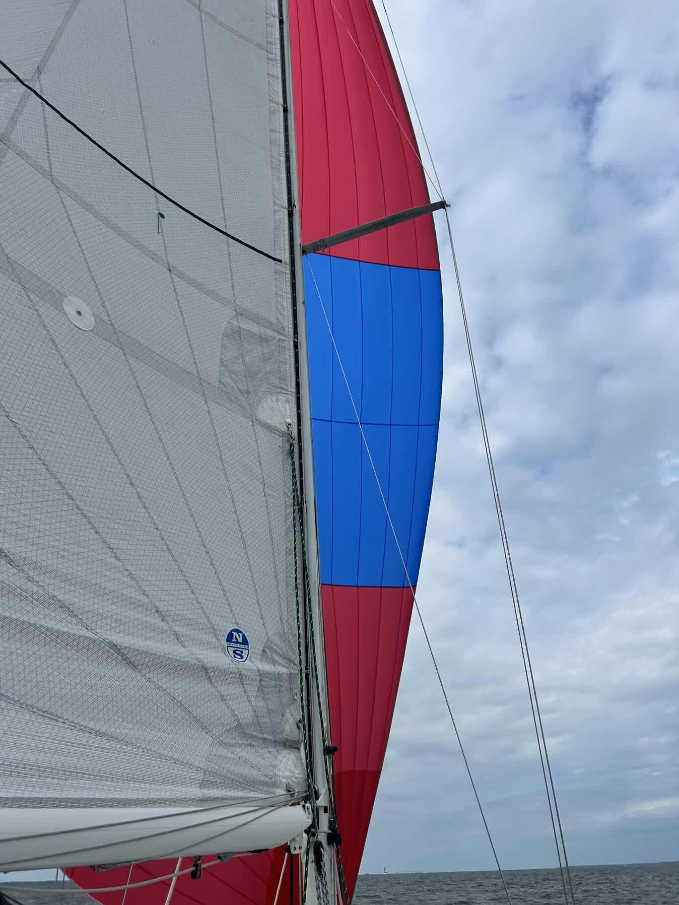 Good wind (15s) spin up on tiller and spin sheet_00BD1F5E-4FE3-479C-98C9-A4F6FFBA31D1