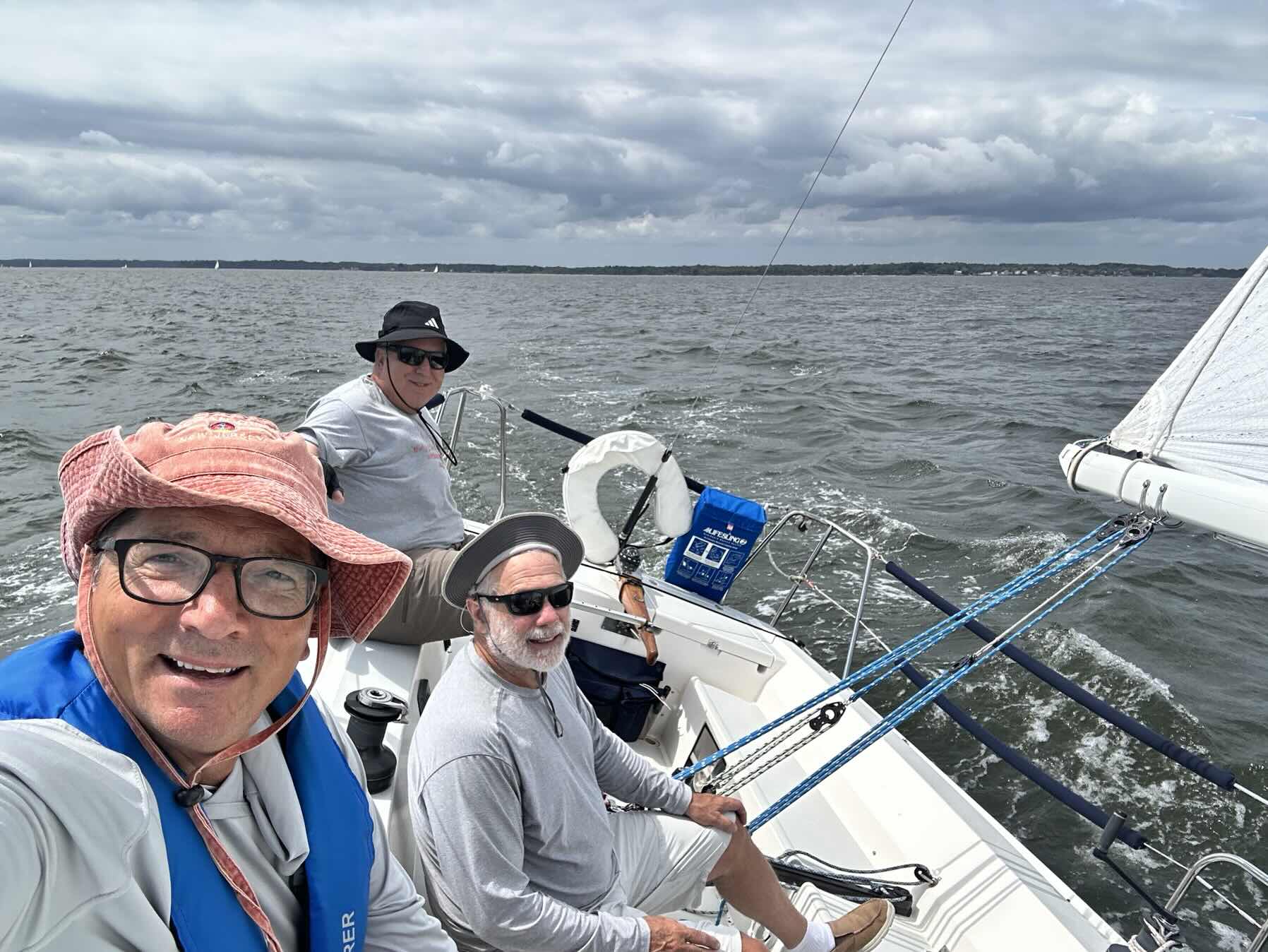 Good wind (15s) spin up on tiller and spin sheet_74A64F5D-E6B2-4D0B-9F53-0B8E64D4795D