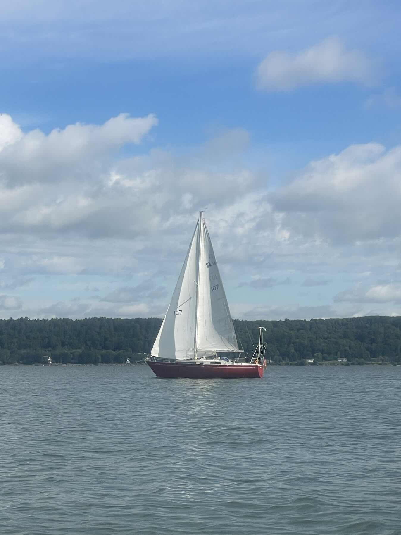 Quick morning Sail before going to work. _496FE21A-0166-4DB6-86AE-983509AD42B6