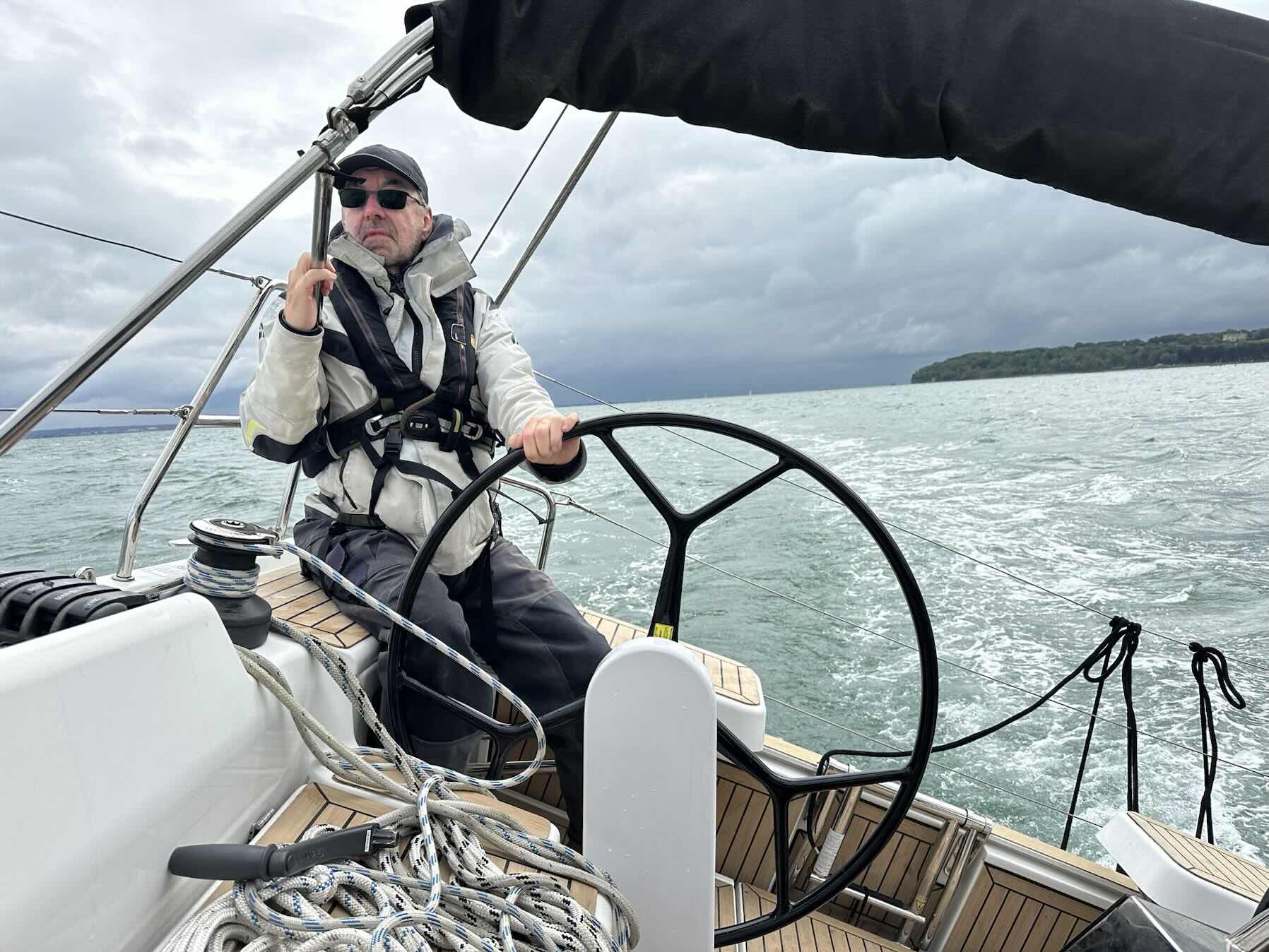 Trip Gosport to Weymouth on Paul Godfrey’s “Doris” Hanse 388. Fresh N / NE winds -starboard tack the whole way!!_656DF390-4C02-40A7-999C-0184434BA865