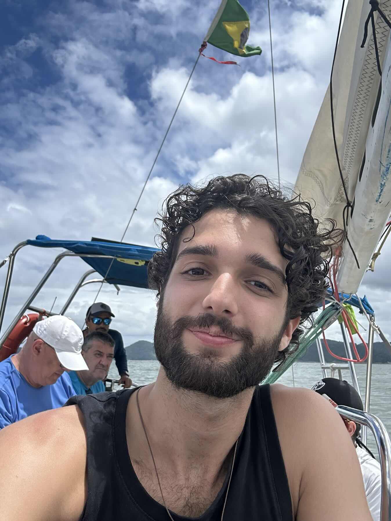 Voyage_713AAA5D-8D16-4657-9DF3-87DDAD9FFE93