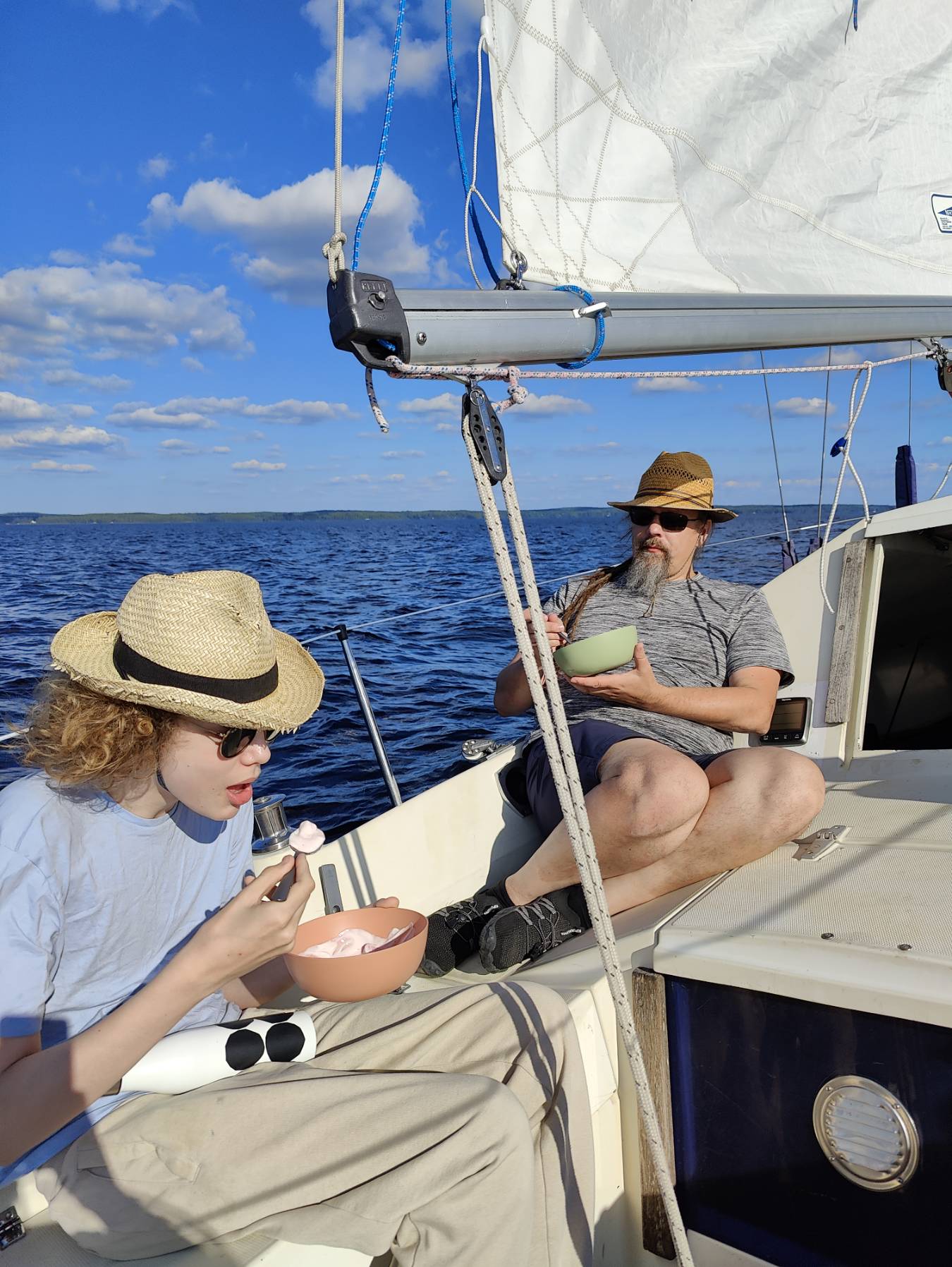 Pimeesalmen jäätelökesä_E6E72C73-7B36-4870-AFA2-7323152B4681