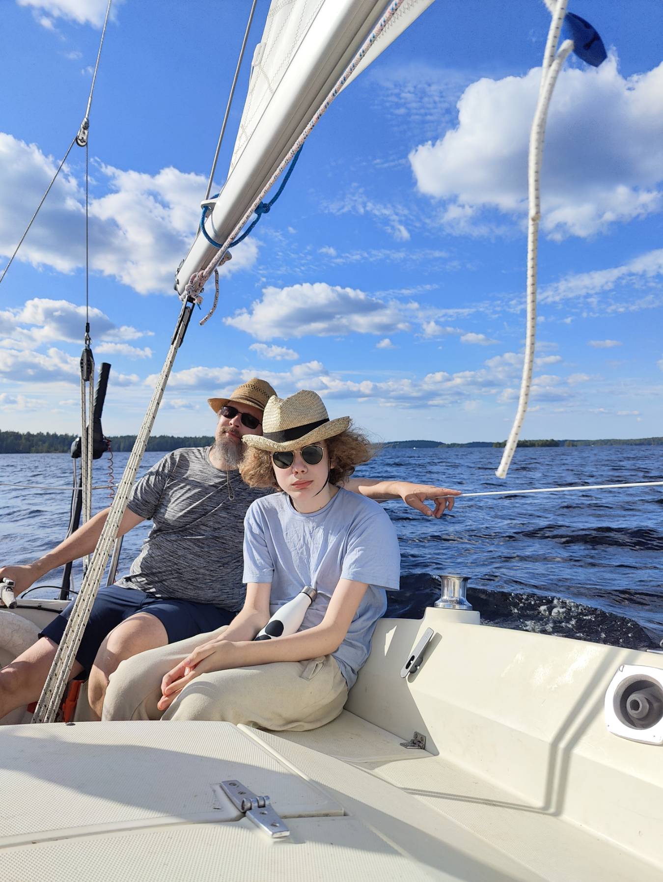 Pimeesalmen jäätelökesä_FAFAFEE5-5EDA-4E99-9B22-436B2D61D4C6