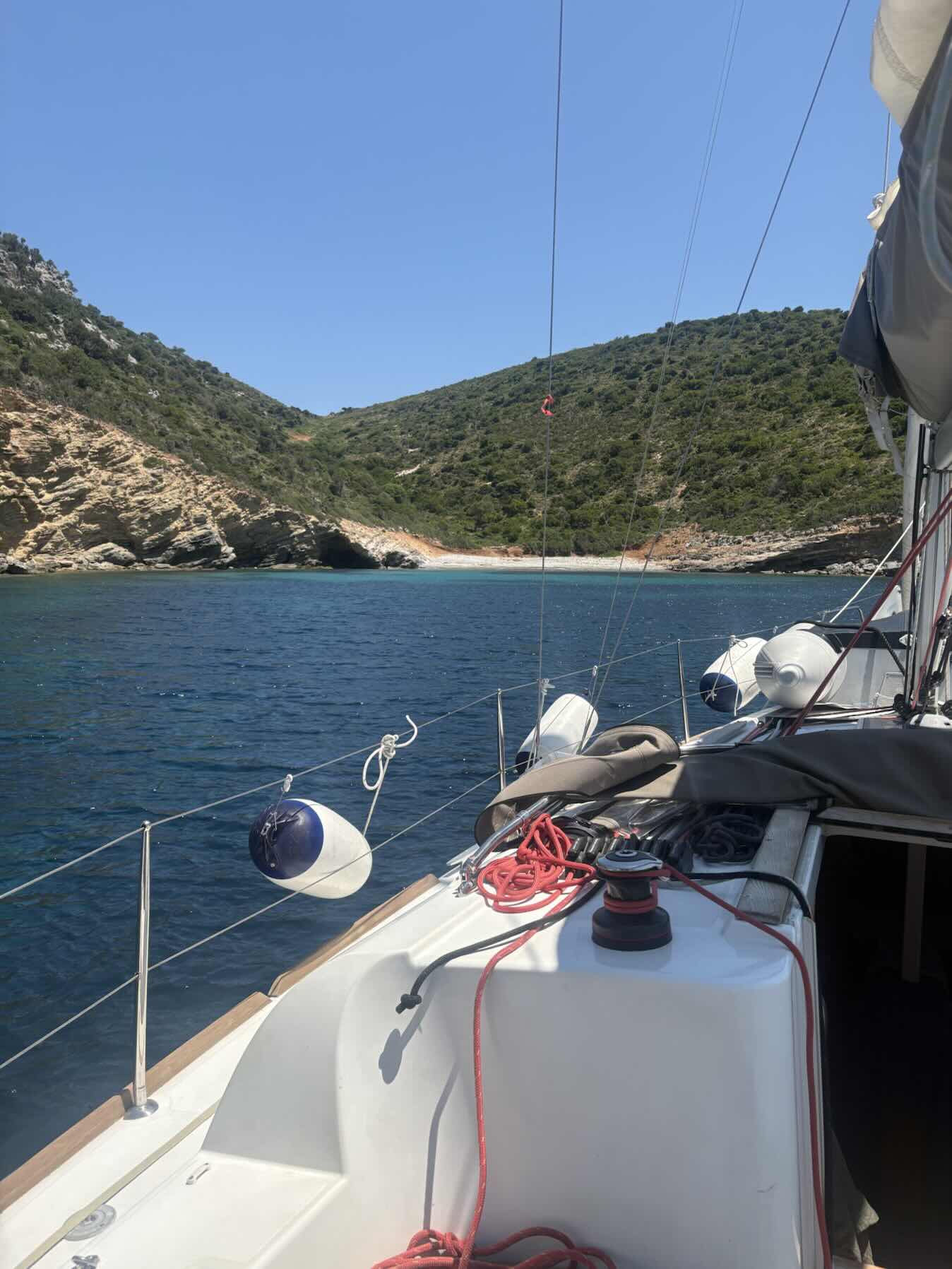 Xero bay -Skopolos Town _20B3C1E1-4208-4066-B988-DEBA01268F0C