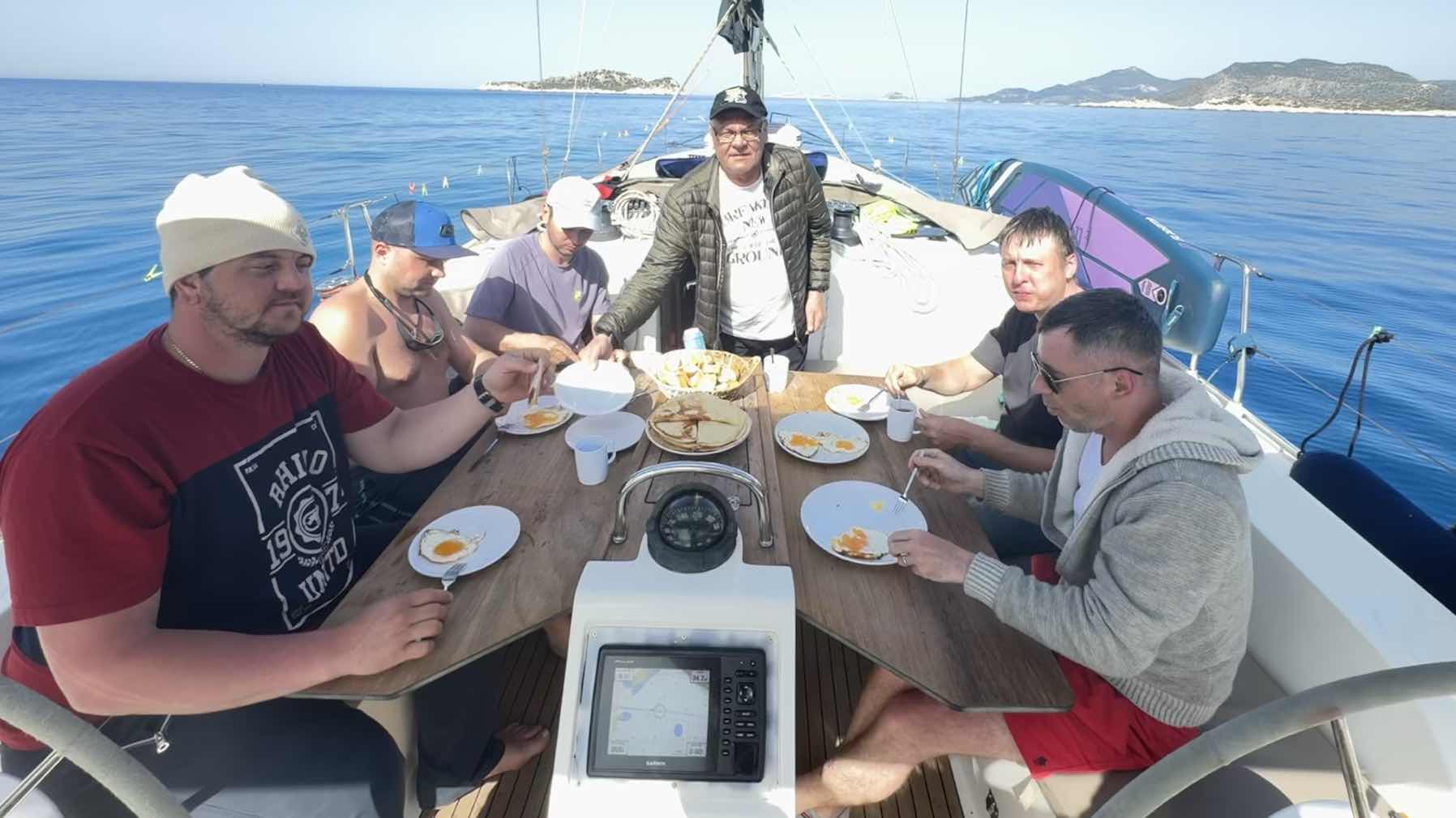 Boating 19/04/25_C286D244-1509-46D4-942D-93F1081CEF1D