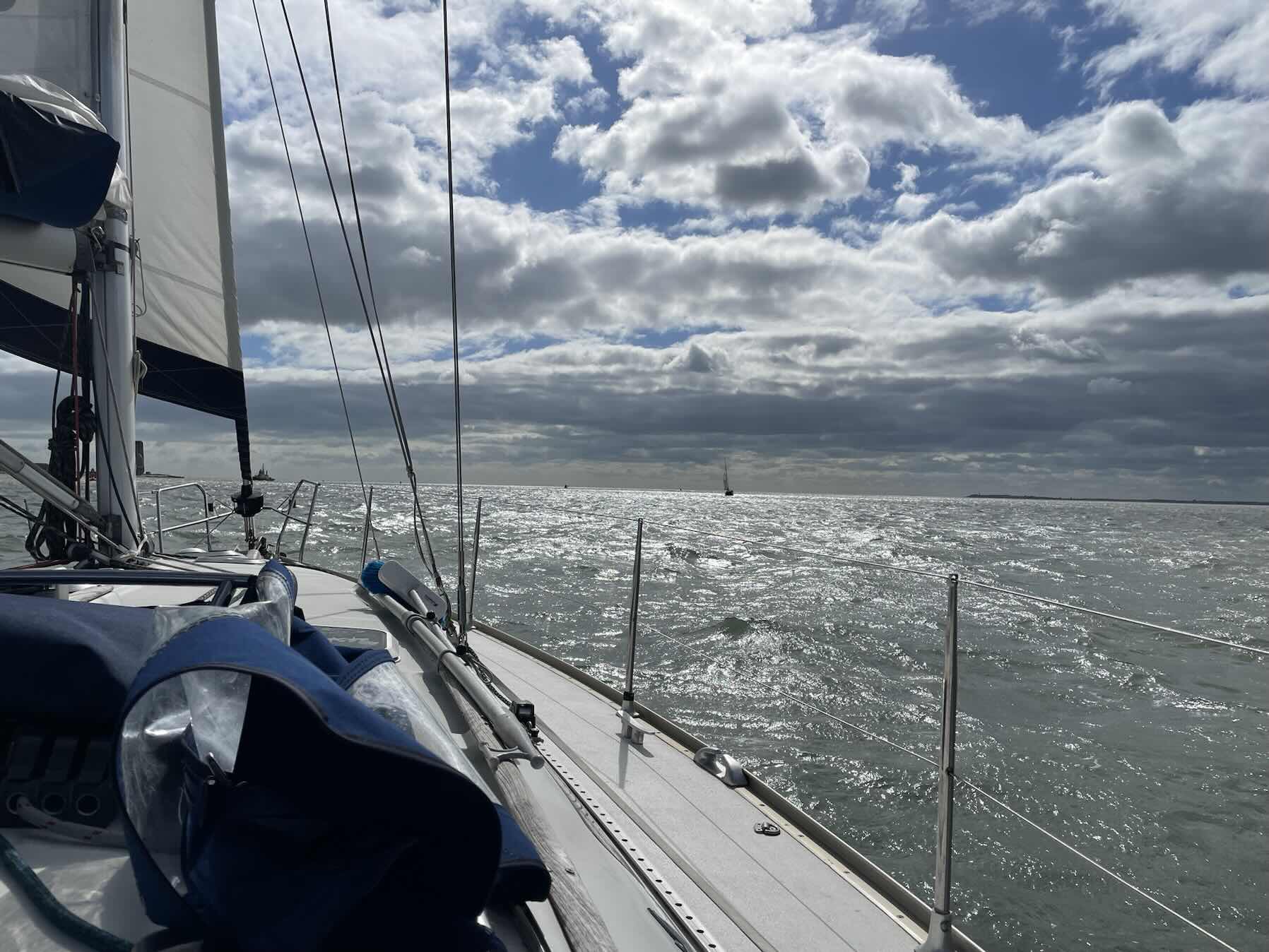 Hamilton Sailing 5 day course 2_DAA63802-AA73-47C4-A18C-4AD94080CA55