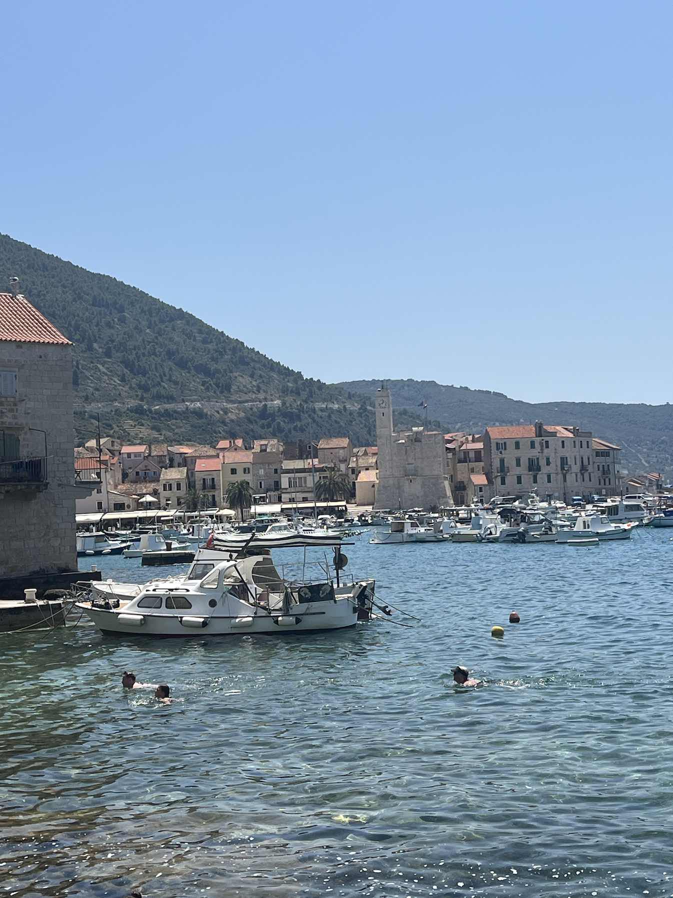 Vis Tour - 🛵🏝️🍷🐙🎥🎞️_889D0873-A3C3-4326-B3D7-0BE63CEBA709