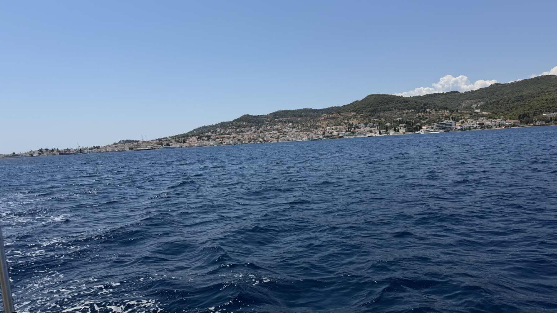 To Spetses port_B5C4DAFA-DCE2-4BBF-8C60-6920020B1C82