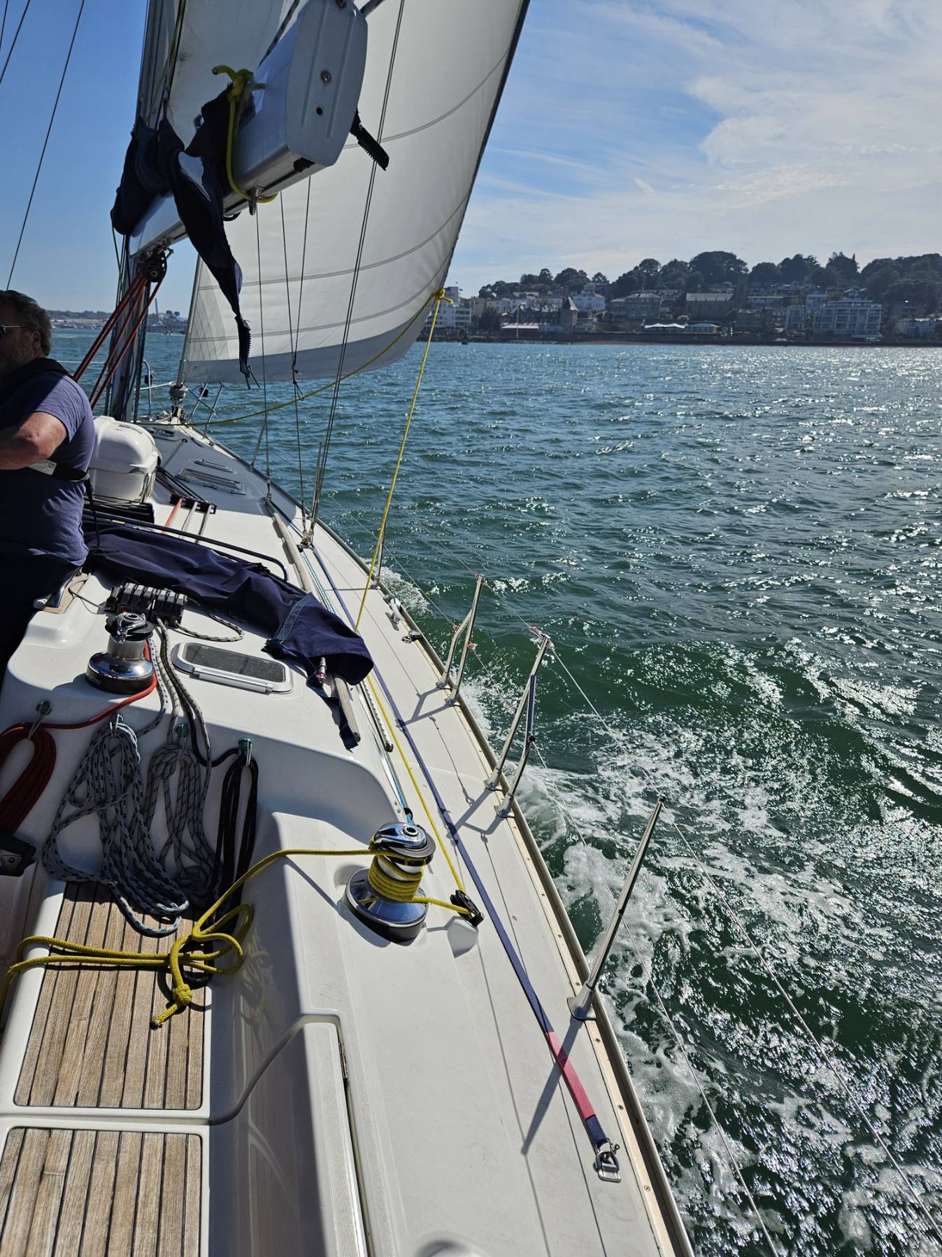 cowes_157CE1D8-2B9A-412E-A3BF-CD446ED9939C