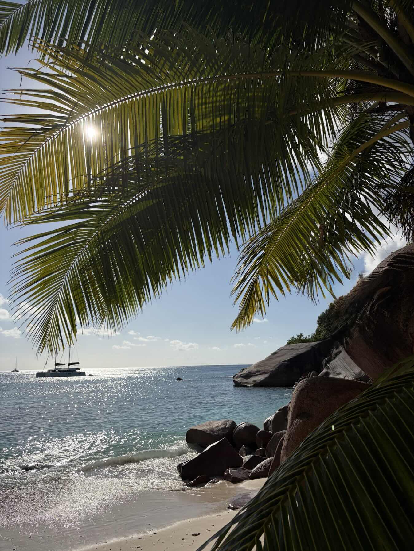 Silhouette to Praslin_13613DD8-71A4-4066-9179-5E5262542968