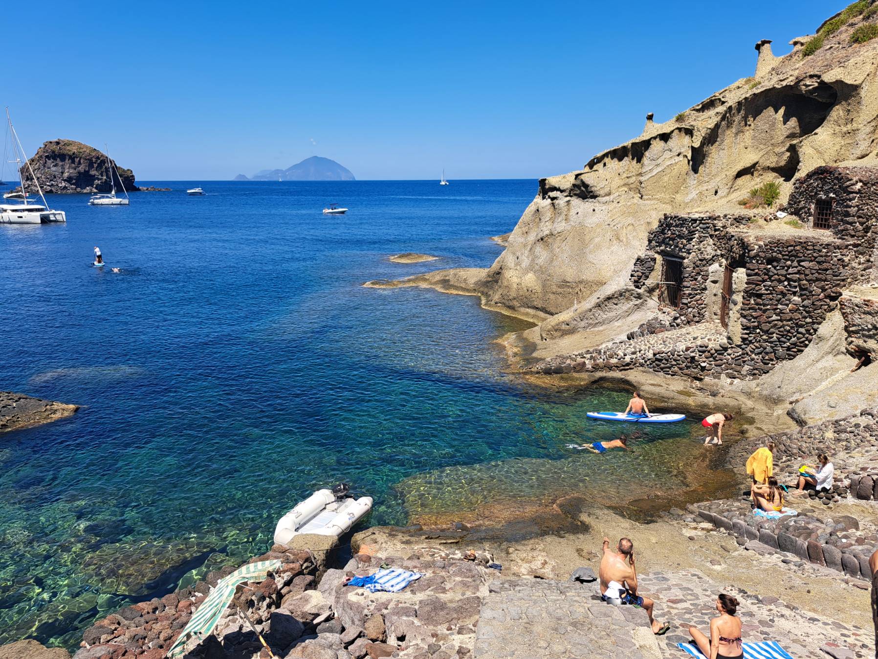 Volcano, Porto di Ponente_C2D7E451-D278-403B-AD6D-FB38896D3AC8
