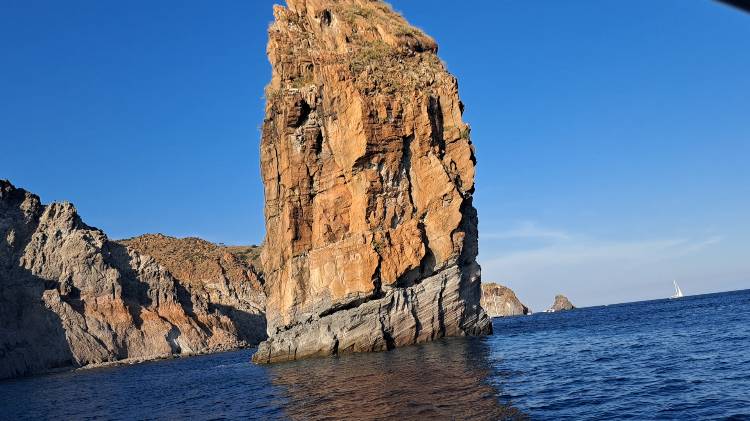 Volcano, Porto di Ponente_AEEB8B33-701B-44E9-AF29-79D27565C5F1
